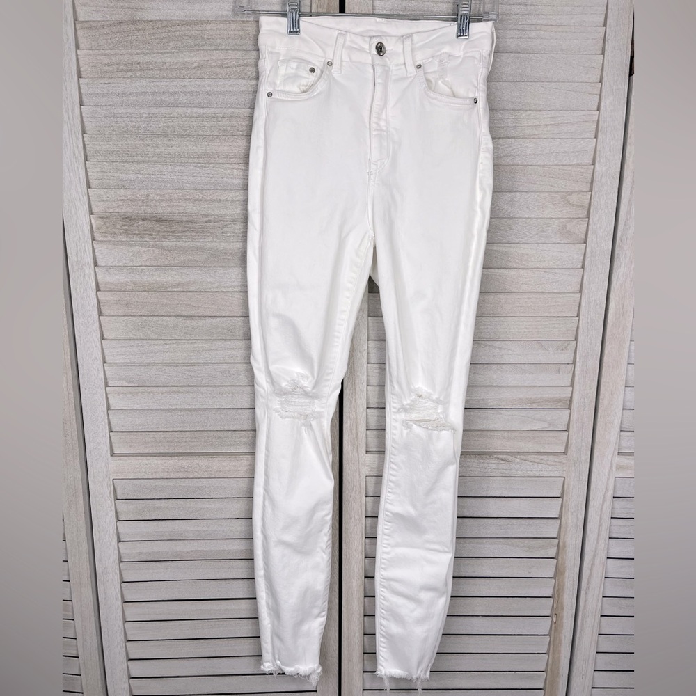 H&M (& Denim) High Waist Super Skinny Ankle Jean Distressed/Ripped Knee White-26